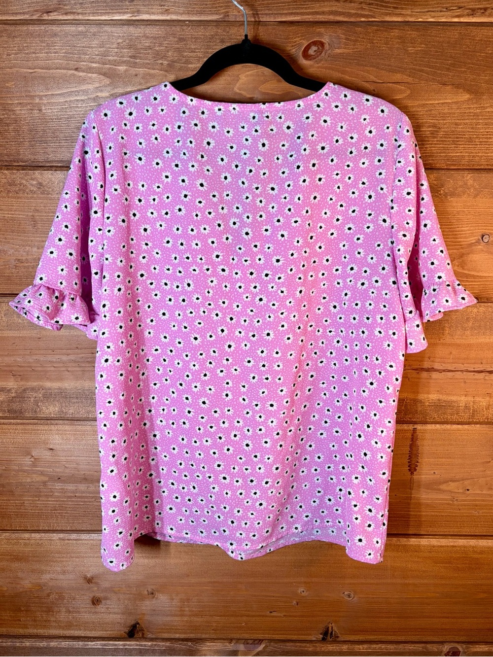 CeCe Pink Daisy-Print V-Neck Button Front Blouse Size Small 💕🖤🌸 - Picture 6 of 8